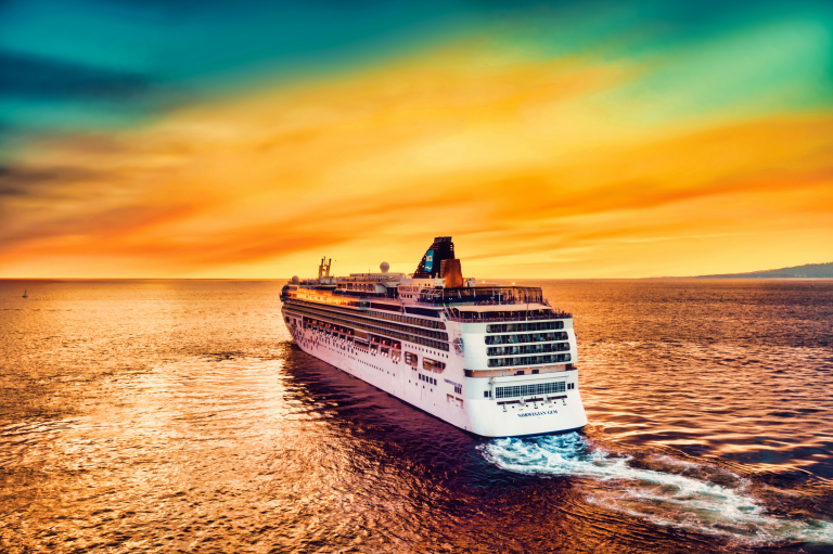 cruise bar crawl